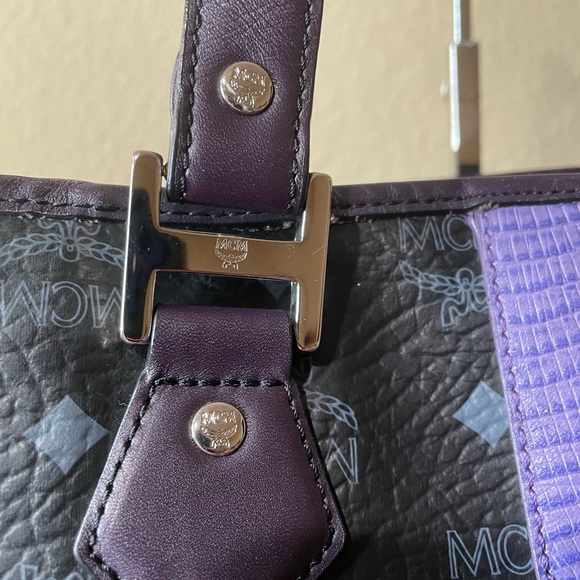 MCM Jumbo Shopping Tote - Picture 5 of 16